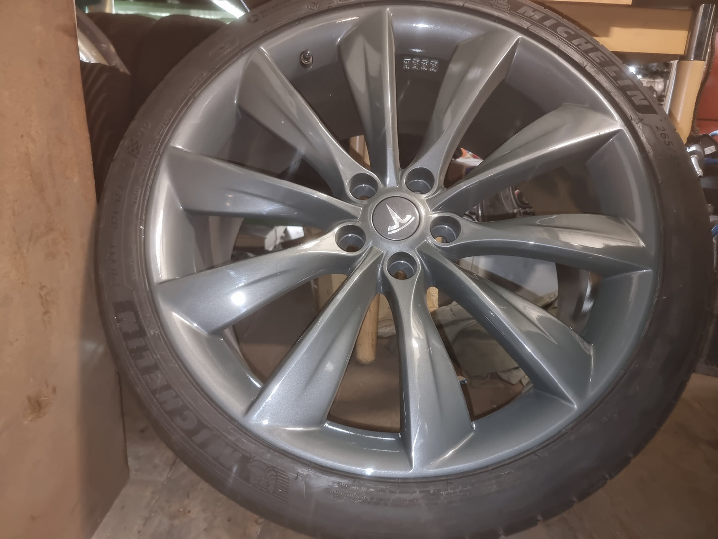 2012-2020 | Model S 21" Turbine Wheel and Tire Package