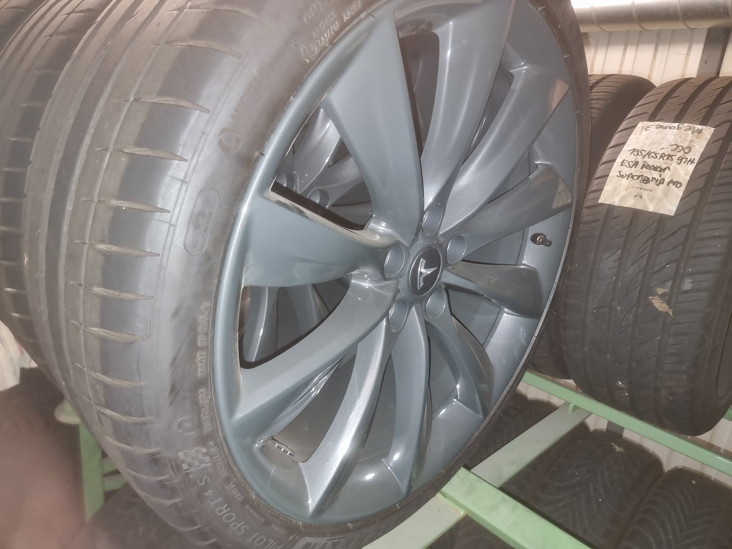 2012-2020 | Model S 21" Turbine Wheel and Tire Package